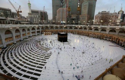 10 Nights 4 Star December Umrah Package 2025