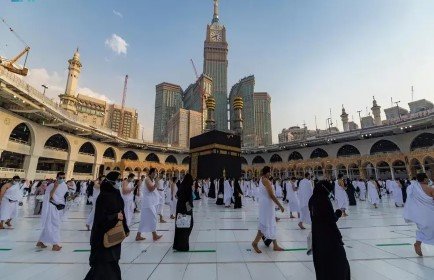 10 Nights 4 Star London Umrah Package 2025