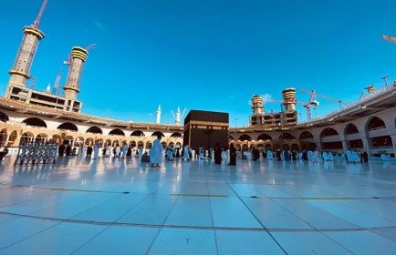 14 Nights 4 Star London Umrah Packages 2025